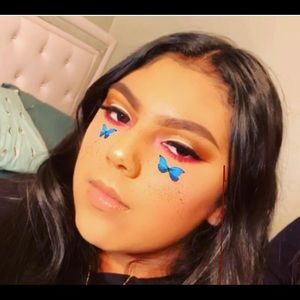 Meet your Posher, Lesly